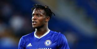 Батшуай подписа с Челси и отиде под наем в Бешикташ